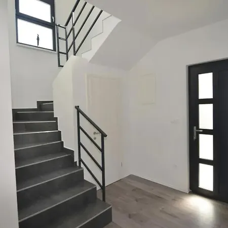 Vrt Pod Zvijezdama Apartment *