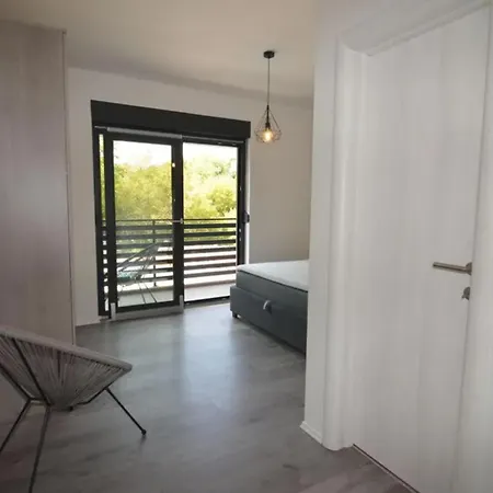 Vrt Pod Zvijezdama Apartment *