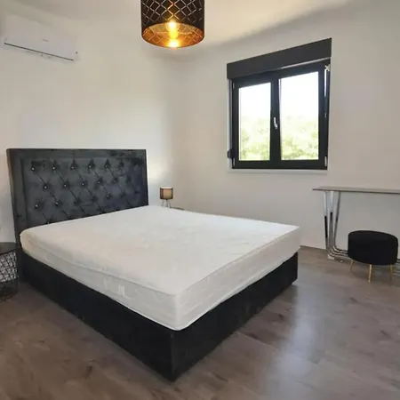 Vrt Pod Zvijezdama Novigrad (Istria)